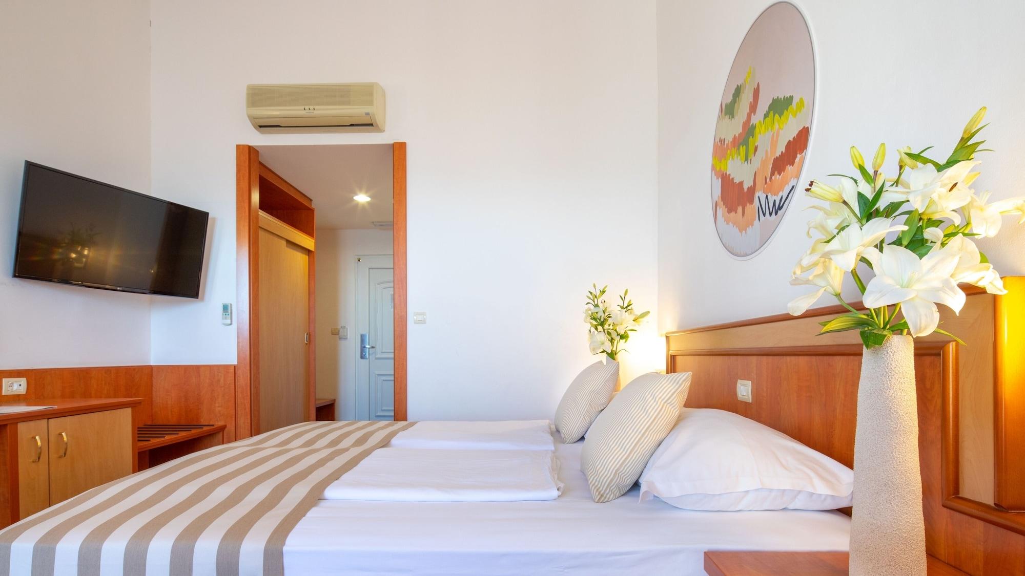 Bluesun Holiday Village Afrodita Tučepi Εξωτερικό φωτογραφία